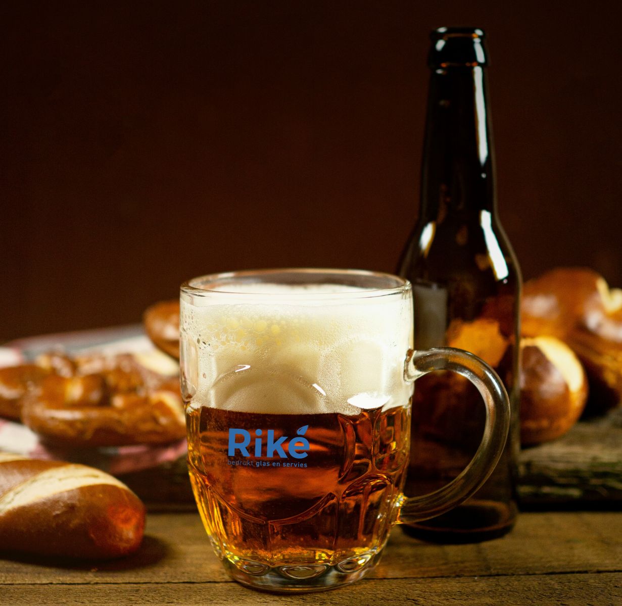 Waarom zijn bedrukte bierpullen onmisbaar voor jouw studentenvereniging?
